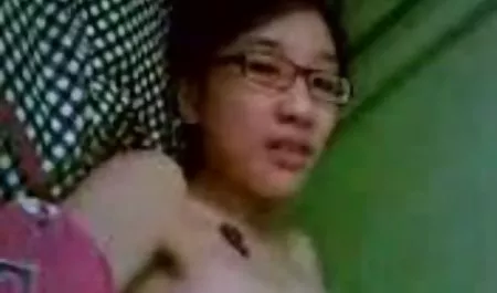 На порно студенти в лазні море з дівчатками