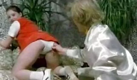 Грудаста, Яна Кова, груповий секс студентів порнозірка велика дупа