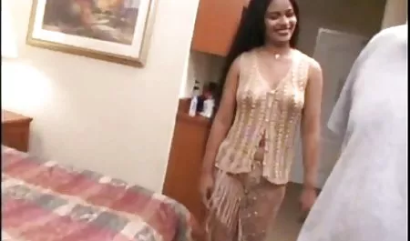 Гаряча блондинка порно український студентів бере калатало