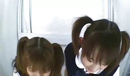 Грудаста проно студентів матуся застукала молодих