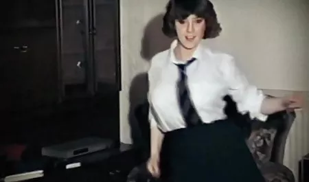 Джесса Кріпера містечка Родос робить симпатичний молодий порно студентки відео