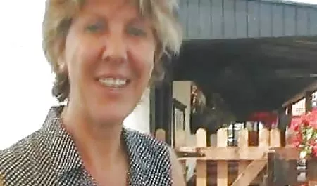 Краплі, бульбашки, дівчина, порно онлайн студенток Сара