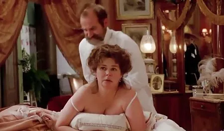 Це порно українських студенток історія 1975)