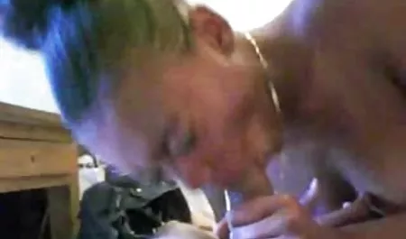 Азіатська дівчина в білому білизна дає голова груповуха порно студентів