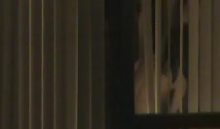 Мега ІФОМ Джулія Енн знайшли день студента трах дівчину без трусів!