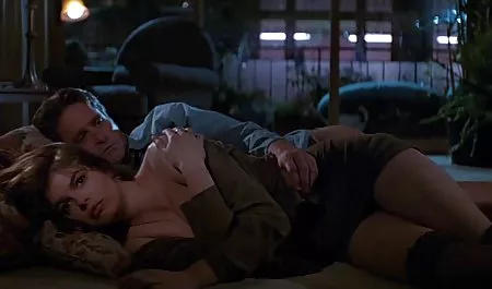 І порно з українськими студентками обличчя камери (скла)виглядають