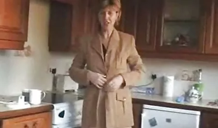 Грудаста красуня приймає великий член, українські студенти в порно компанії ABBYY