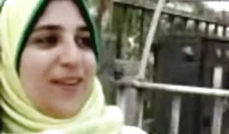 Солодкі порно в гуртожитку молоді великі сиськи для злодіїв